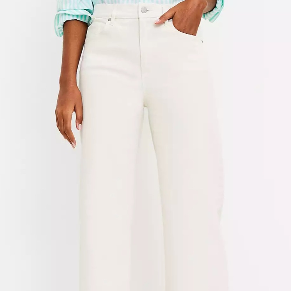 LOFT wide leg, crop denim pant.